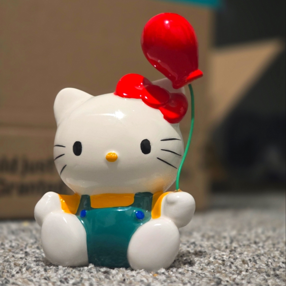 Rare Vintage 1995 Sanrio Hello Kitty Balloon Porcelain Coin Bank 11cm from Japan